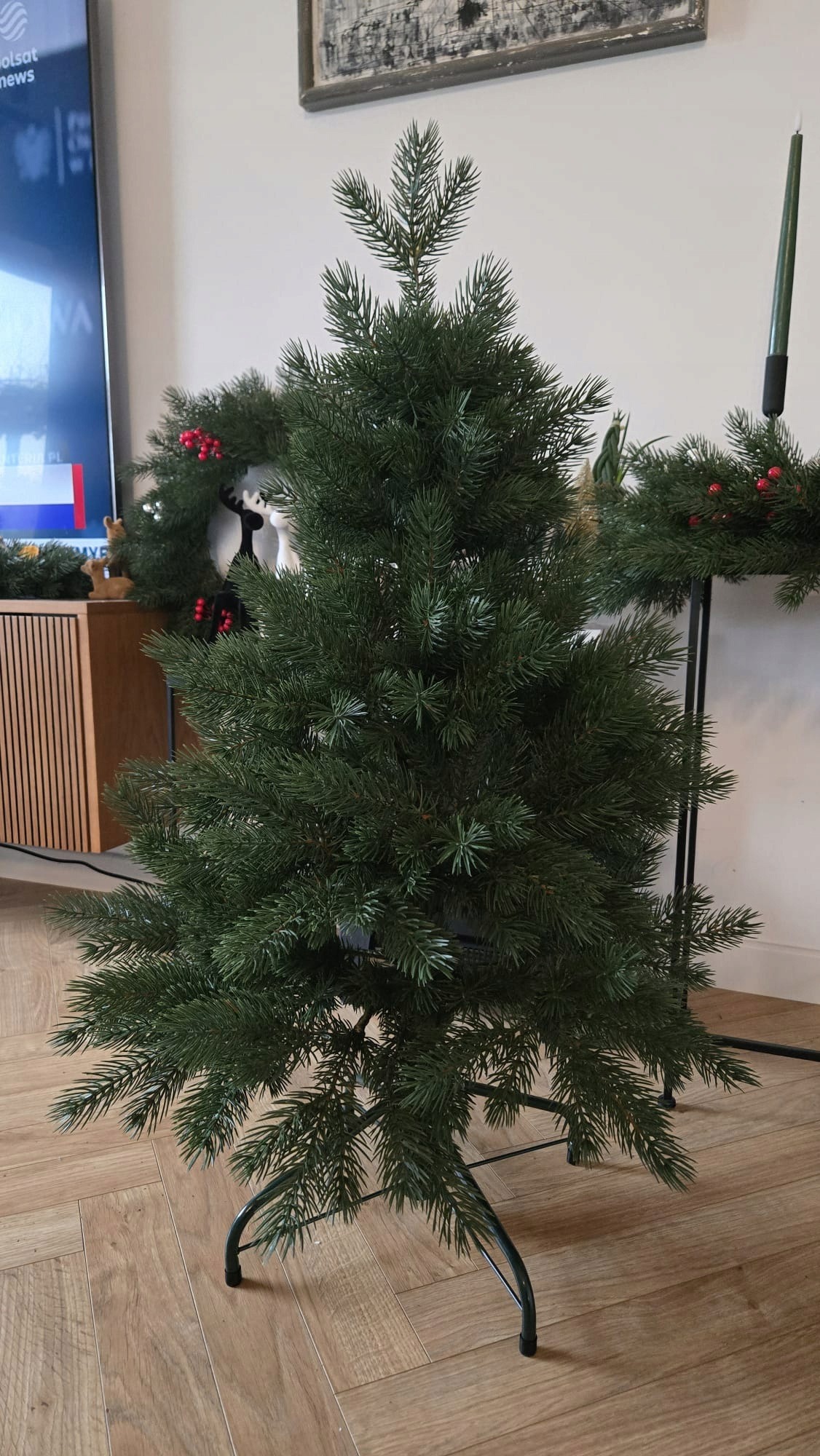 Sztuczna choinka sosna 220 cm na metalowym stojaku
