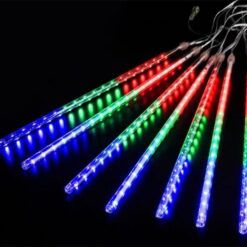 Kolorowe lampki LED meteory w formie ośmiu świecących sopli